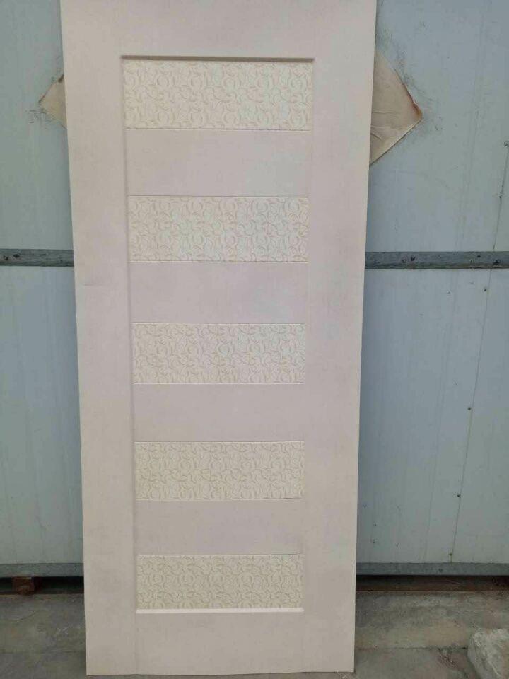 超市貨架木紋轉(zhuǎn)印設(shè)備，轉(zhuǎn)印紙自動脫落。