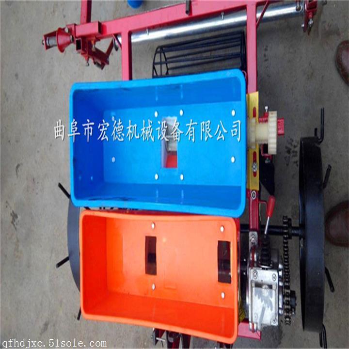 小型覆膜機(jī)  噴藥鋪地膜機(jī)  玉米花生播種機(jī)