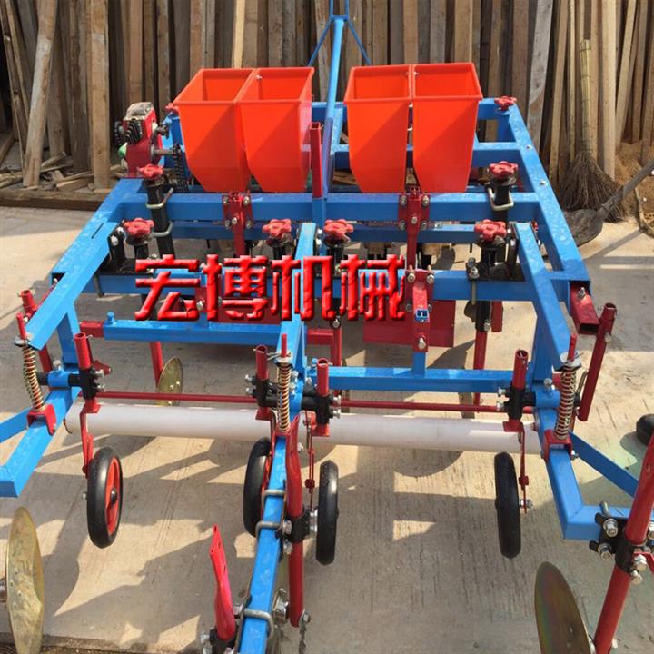 打藥覆膜機(jī) 玉米起壟施肥噴藥覆膜機(jī)