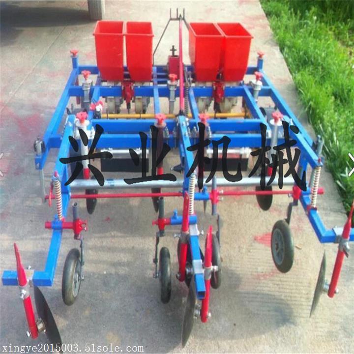 多功能覆膜機價格 四輪牽引播種覆膜機  藥材播種覆膜機