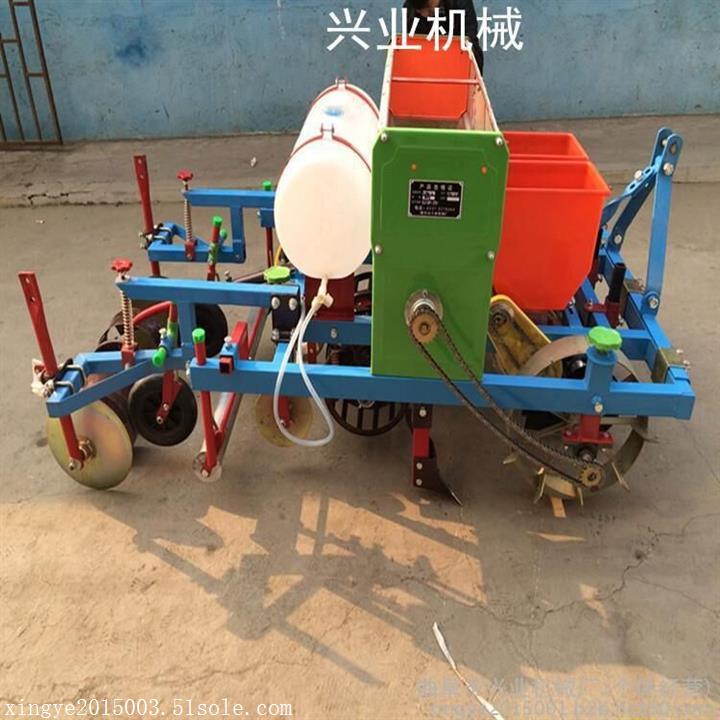 新型四輪帶動播種覆膜機 多功能噴藥播種覆膜機廠家直銷
