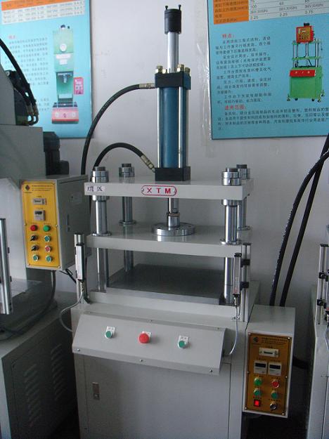 手機、電腦保護膜模切機