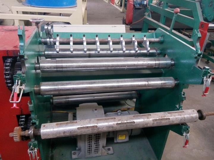 新型結構塑料薄膜分切機，全自動PE膜分切機