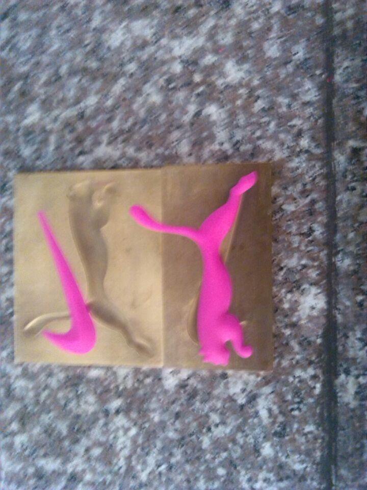 供應商標硅膠，熱轉印商標硅膠，服裝logo商標硅膠，商標硅膠價格