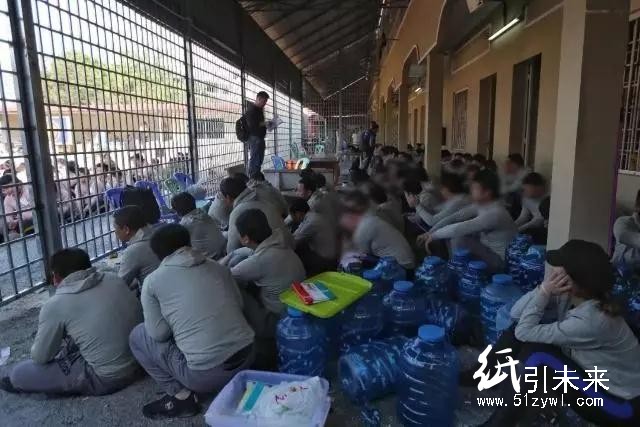 200多名用紙箱載著發財夢想的年輕人，小目標100萬回家過年，結果&hellip;&hellip;